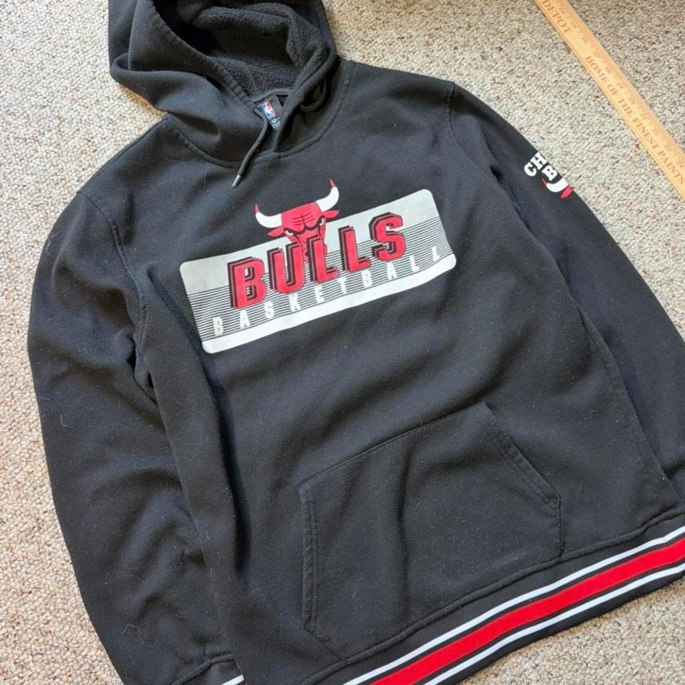 Chicago Bulls Chicago Bulls black fleece hoodie pullover Size Medium NBA